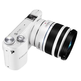 NX2000 - Άσπρο + Samsung NX 18-55mm f/3.5-5.6 OIS + NX 50-200mm f/4-5.6 ED OIS II f/3.5-5.6 + f/4-5.6