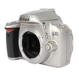 Reflex D40 - Μαύρο/Γκρι + Nikon AF-S DX Nikkor 18-55mm f/3.5-5.6G VR II f/3.5-5.6