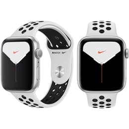 Apple Watch Series 5 (2019) GPS 44 mm - Αλουμίνιο Ασημί - Nike Sport band Άσπρο/Μαύρο